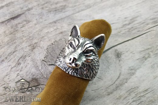 Серебряный мужской перстень с изображением волка купить