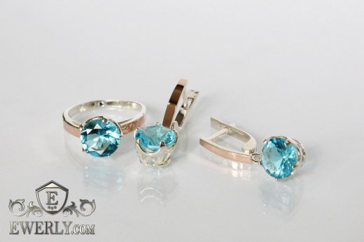 Набір срібний перстень і сережки зі срібла зі світло-блакитним камінням для жінок