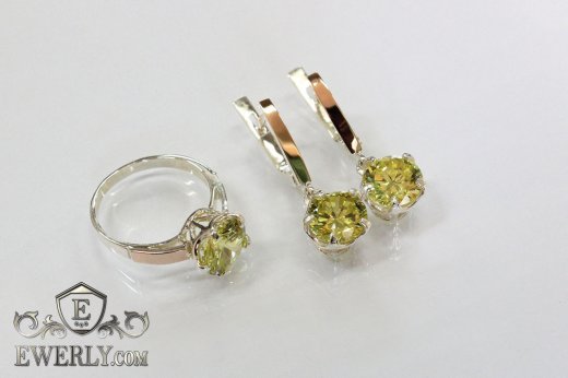 Набор серебряное кольцо и серьги из серебра с камнями (цвет-шампань) для женщин